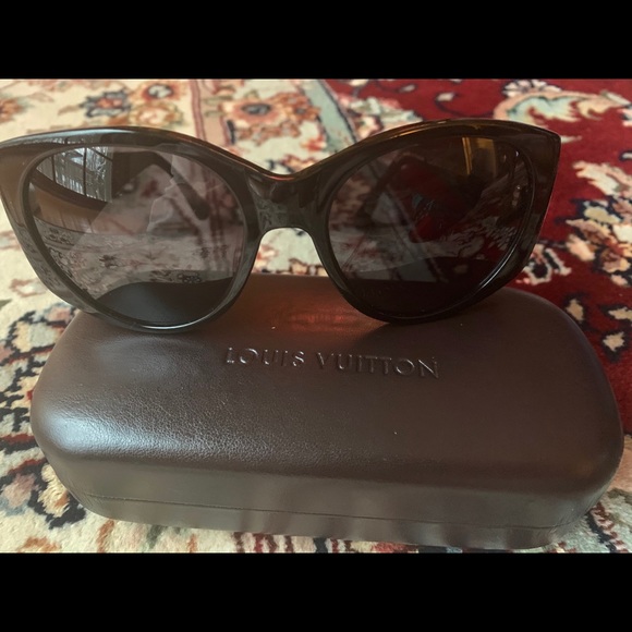 Louis Vuitton Authentic Sunglasses - Picture 1 of 6
